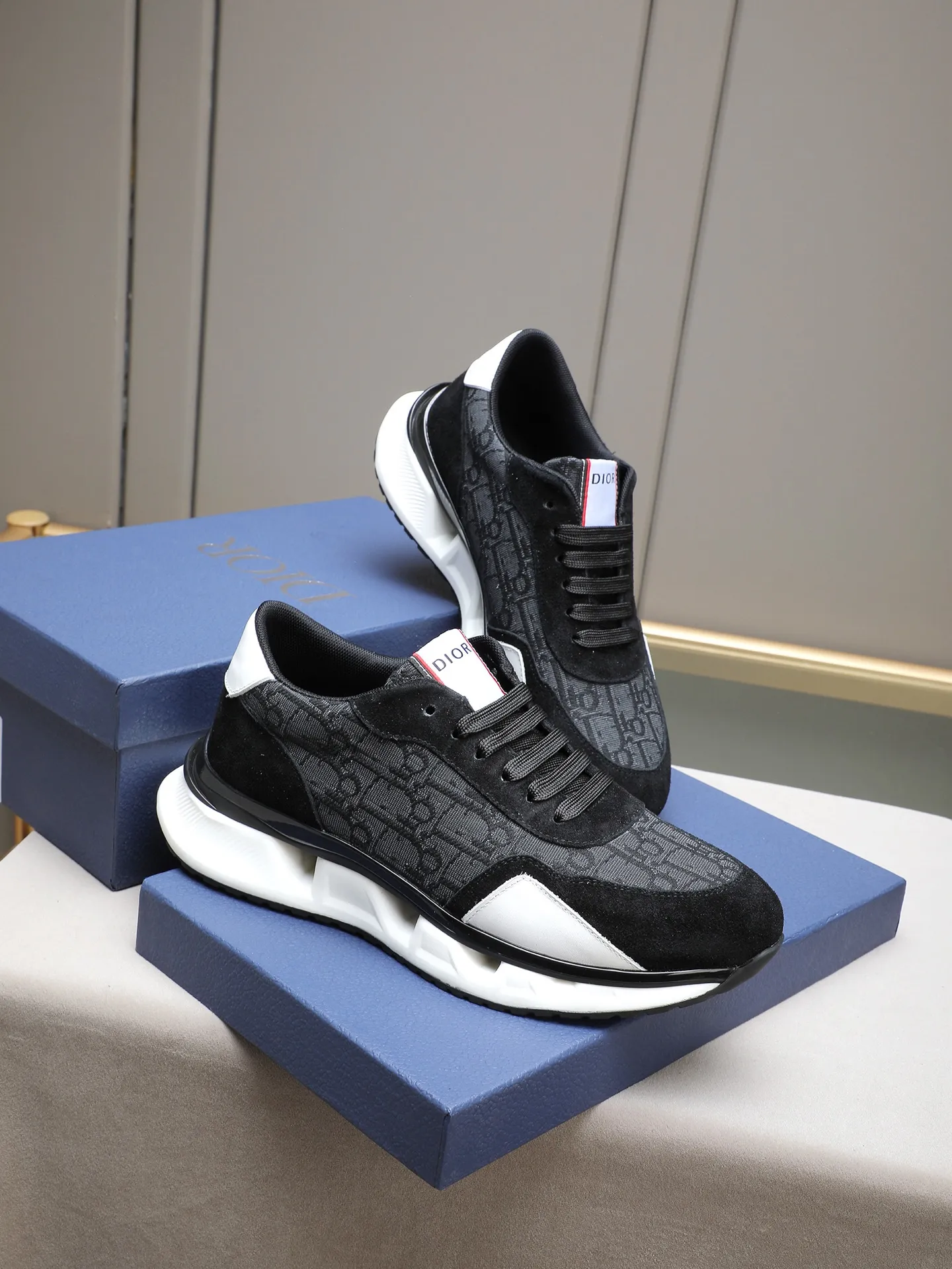 PP460 New Dior🆕The latest men's casual sports shoes, the upper is made of imported cowhide➕Dior's special material! Breathable sheepskin. The TPU blade base is lightweight and wear-resistant! Size:38-44 (45 customized)